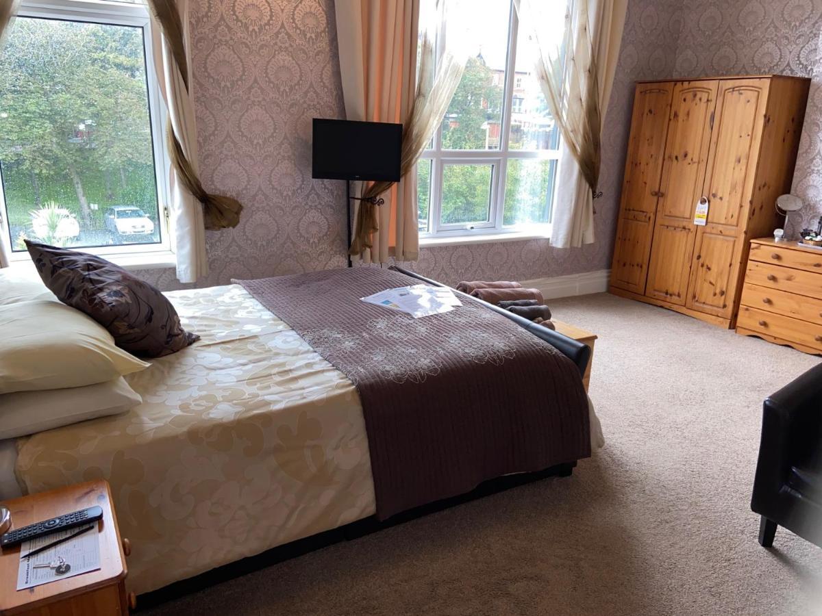 Bed and Breakfast The Fairmile à Lytham St Annes Extérieur photo
