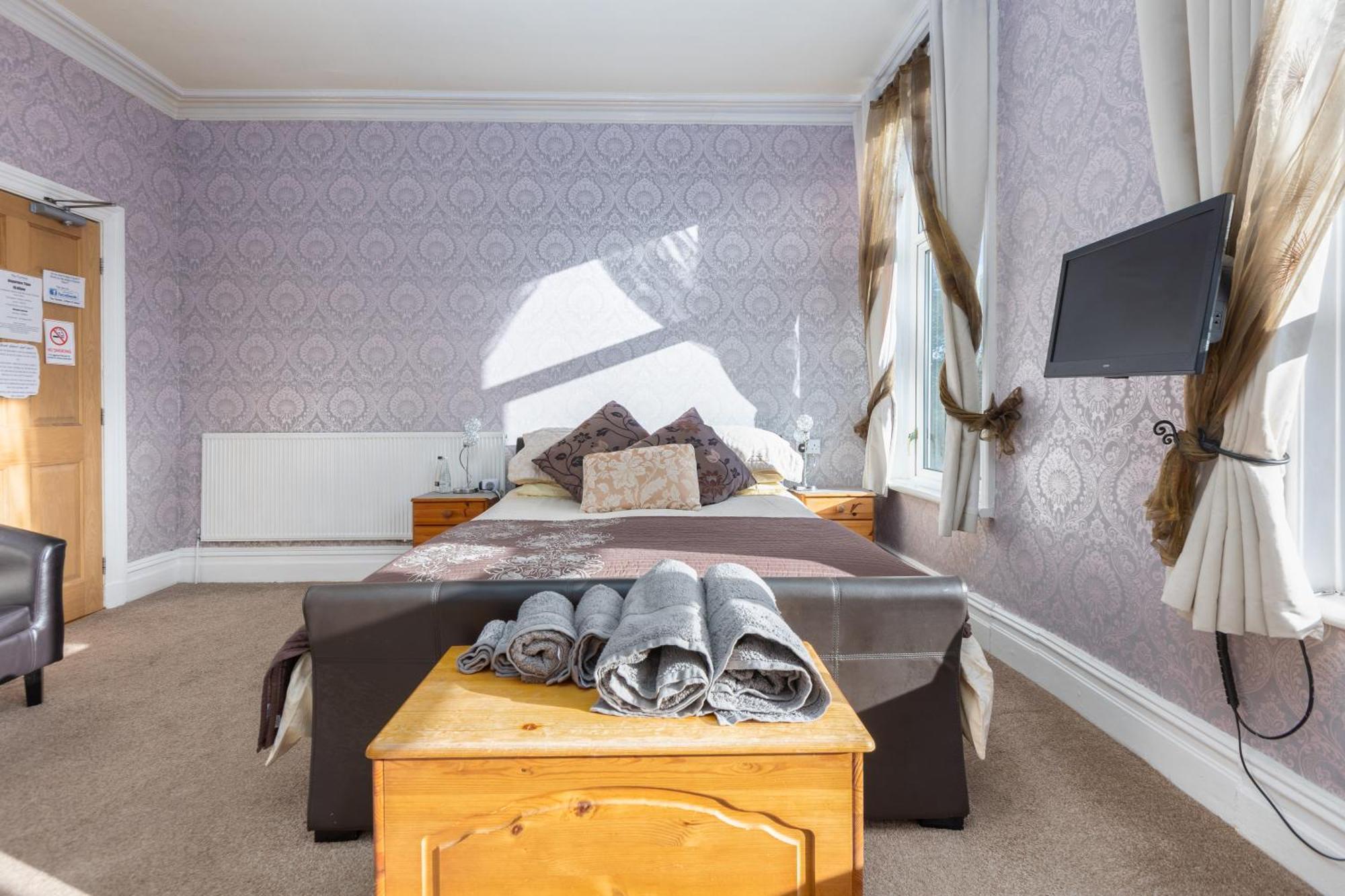 Bed and Breakfast The Fairmile à Lytham St Annes Extérieur photo