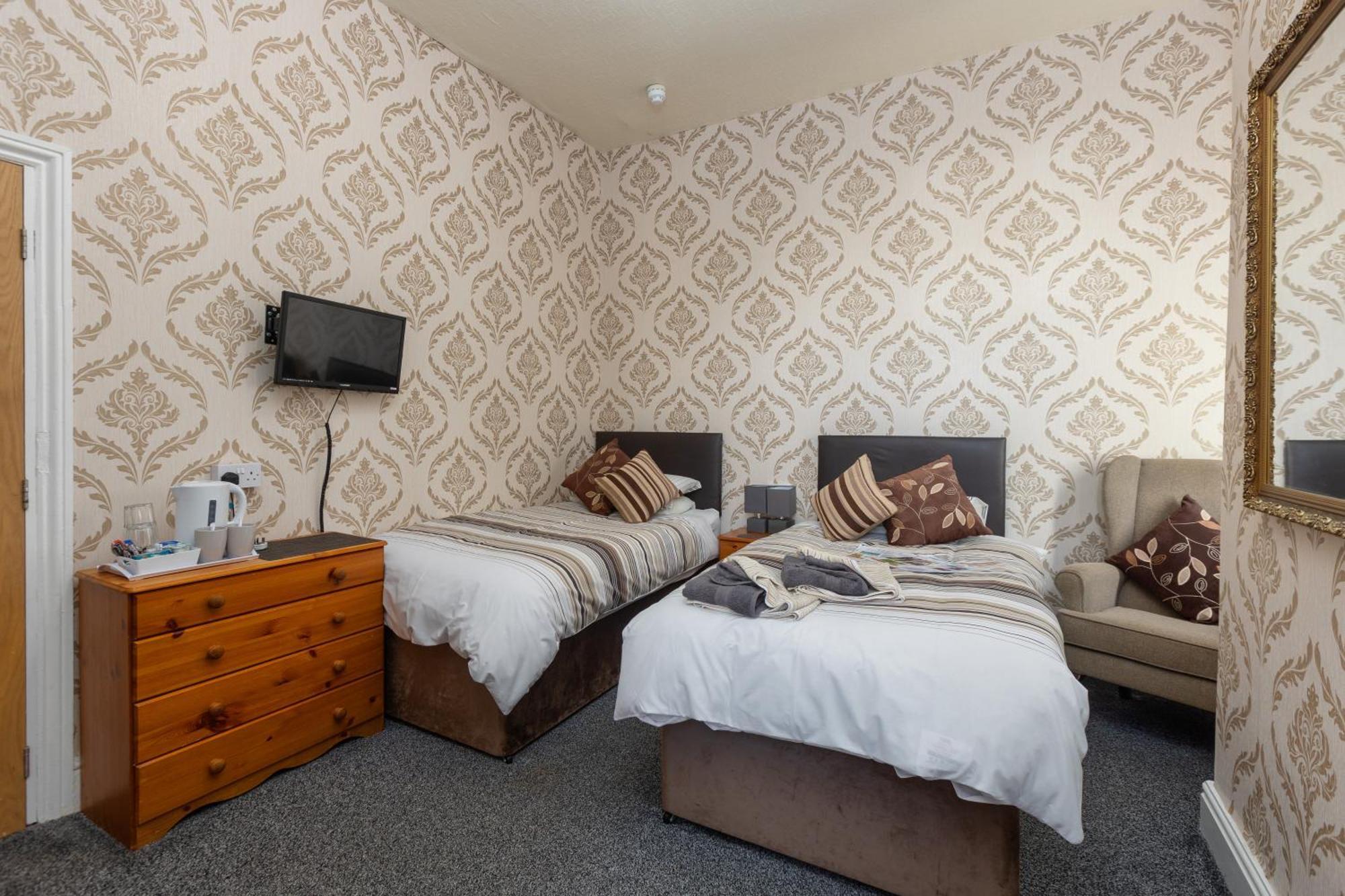 Bed and Breakfast The Fairmile à Lytham St Annes Extérieur photo