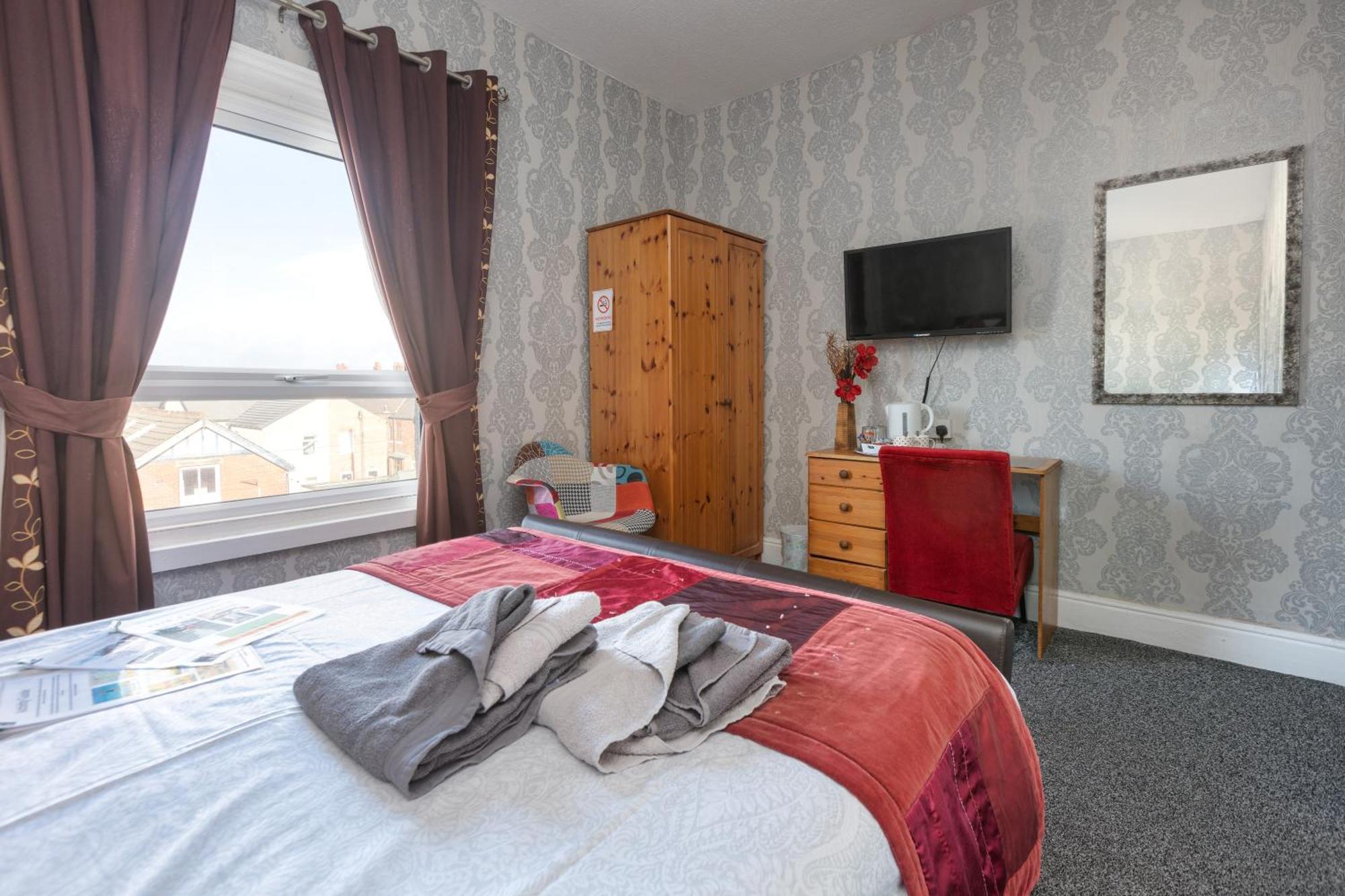 Bed and Breakfast The Fairmile à Lytham St Annes Extérieur photo