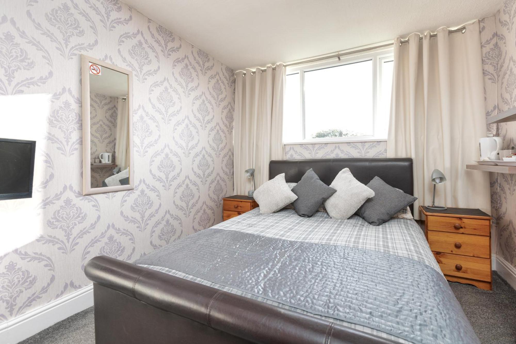 Bed and Breakfast The Fairmile à Lytham St Annes Extérieur photo