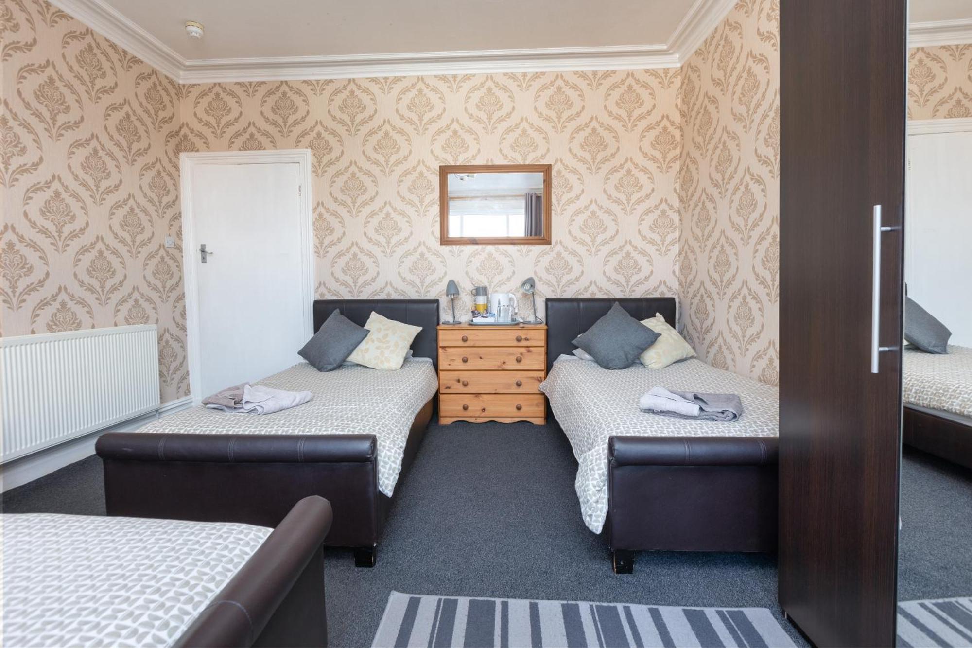 Bed and Breakfast The Fairmile à Lytham St Annes Extérieur photo