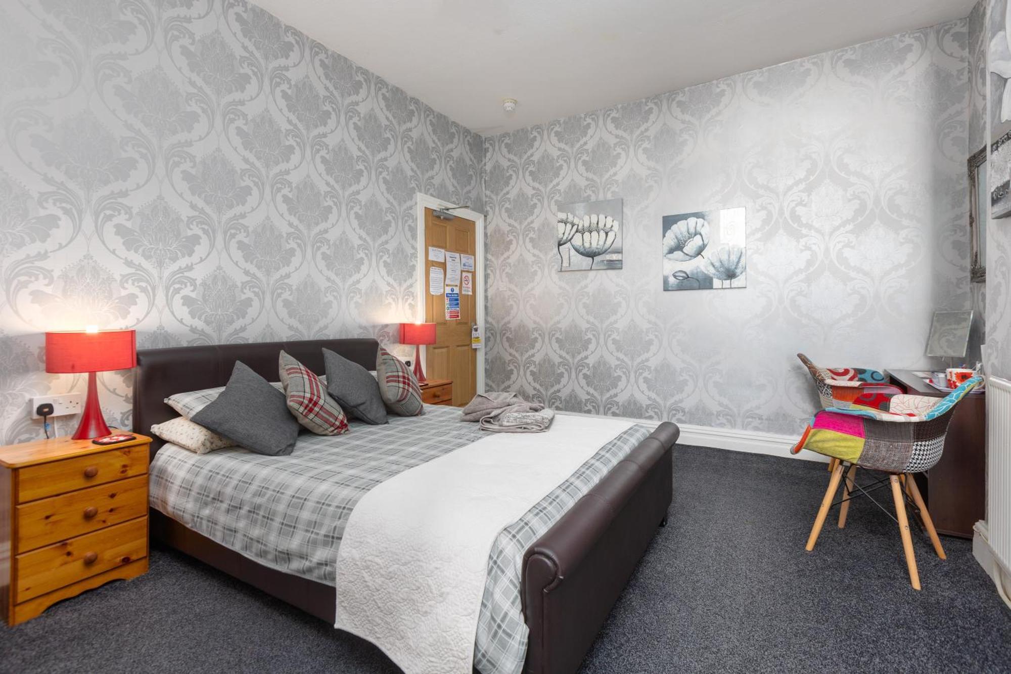 Bed and Breakfast The Fairmile à Lytham St Annes Extérieur photo