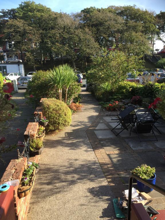Bed and Breakfast The Fairmile à Lytham St Annes Extérieur photo