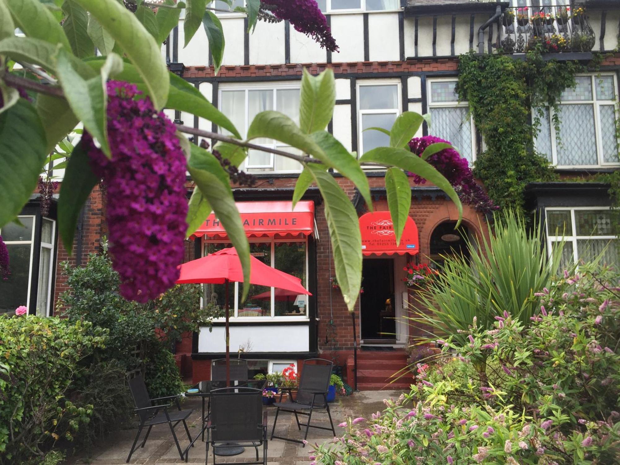 Bed and Breakfast The Fairmile à Lytham St Annes Extérieur photo